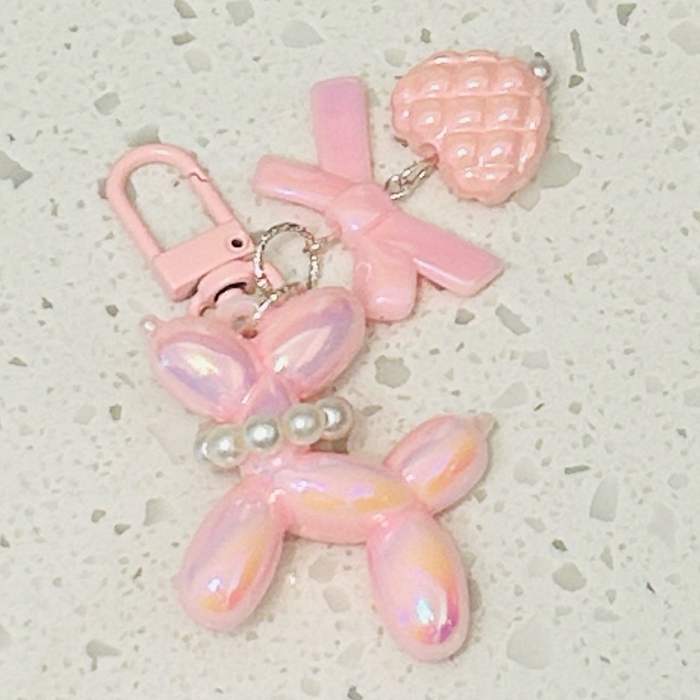 🎀 Coquette Quilted Heart Resin Balloon Dog Keychain NWT